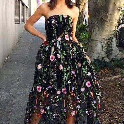 Floral Embroidered Black Strapless Straight-across..