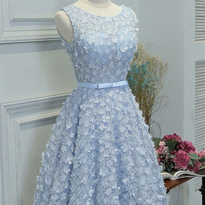 A-line Boat Neck Knee-length Blue Lace Homecoming..