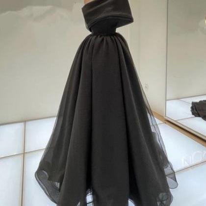 Elegant Black Organza Prom Dresses One..