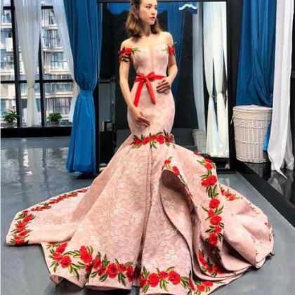 Cute Mermaid V Neck Printed Satin Prom Dresses with Beading