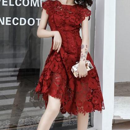 Exquisite Lace Flowers Short Prom Dresses with Sleeves