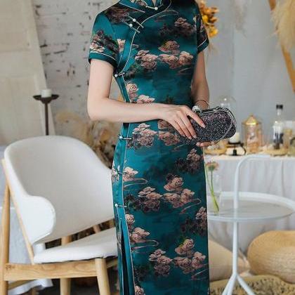 Chinese Dress Vintage Style Long Seda Cheongsam..