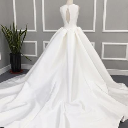 Ball Gown Square Sleeveless Court Train Pleated..