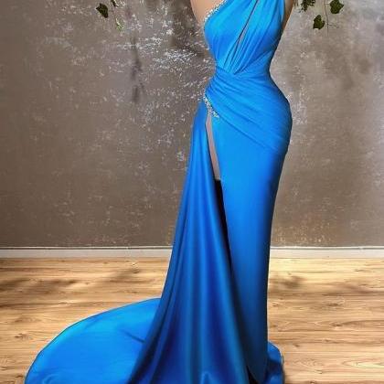 Beautiful Ocean Blue One Shoulder Prom Dress..