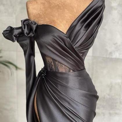 Stunning Black Long Sleeves Mermaid Prom Dress..