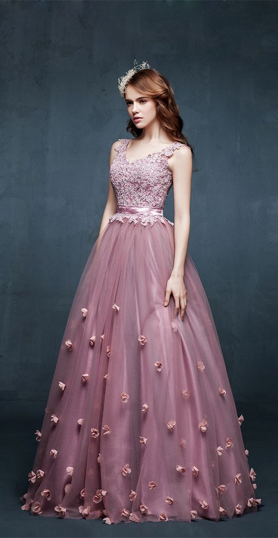 The Latest Nude And Blush Evening Dresses, Lace Wedding Gowns And Sexy Prom Dresses