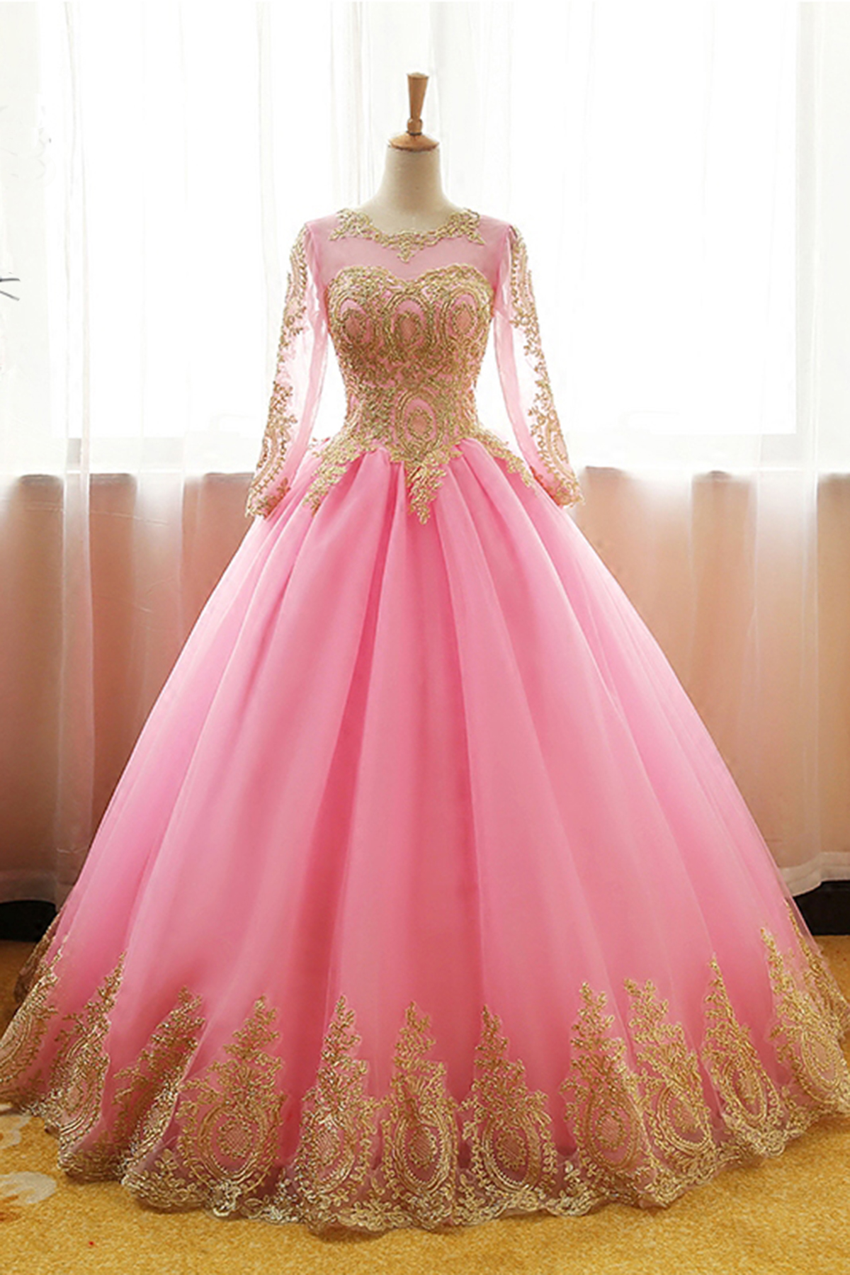 Classy Pink Ball Gown Round Neck Beading Applique Lace Tulle Charming