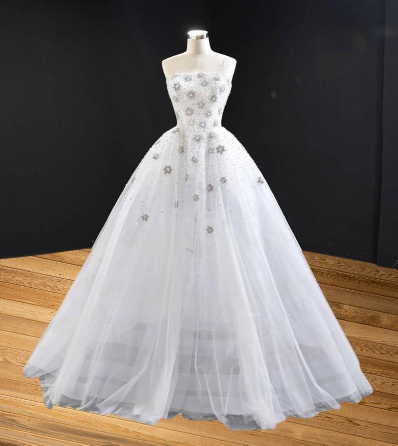 Designer White Gown, Ready To Wear, Wedding And Bridal Wear,pl2925
