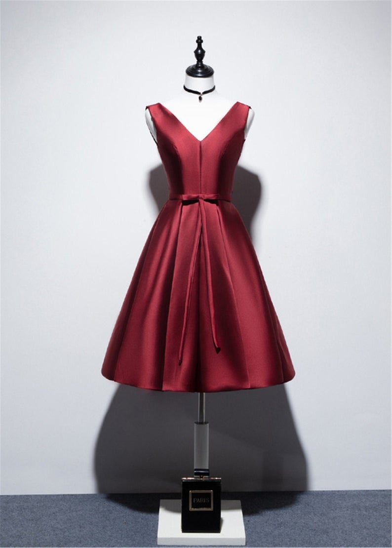 Minimalist V-neck Burgundy Prom Dress,burgundy Short Wedding Dress,short Satin Evening Dress,short Burgundy Prom Dress,pl4169