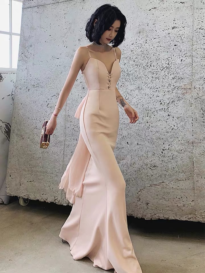 2025 2025 New new hot-selling tassel sequins fashionable sexy neck dress red temperament evening dress