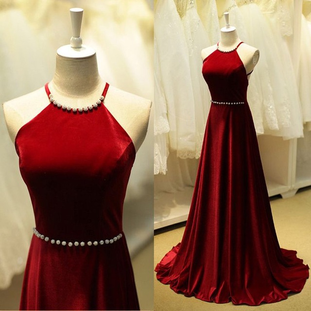 Elegant Burgundy Prom Dresses Beaded Halter Neck Long Prom Dress Sleeveless Backless Prom Dresses