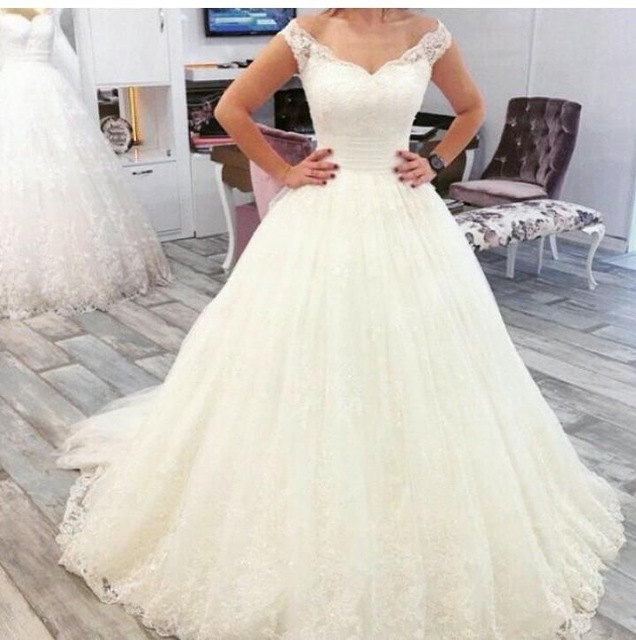 Shoulder Hugging Wedding Dress