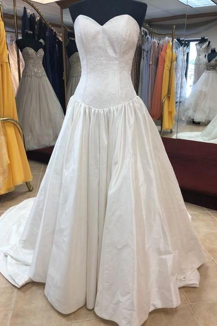 Ivory Silky Taffeta Lace Gown Dropped Waist Bodice Formal Wedding Dress,pl0184