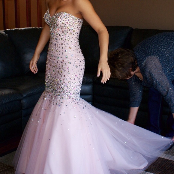 prom-dresses-sexy-luxury-sparkle-mermaid-light-pink-beads-prom-dress